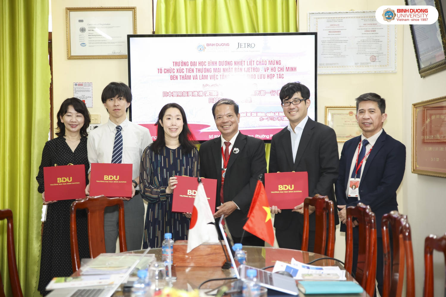 JETRO TP.HCM đến thăm và làm việc tại BDU – Mở rộng cơ hội học tập, thực tập và việc làm tại Nhật Bản cho sinh viên