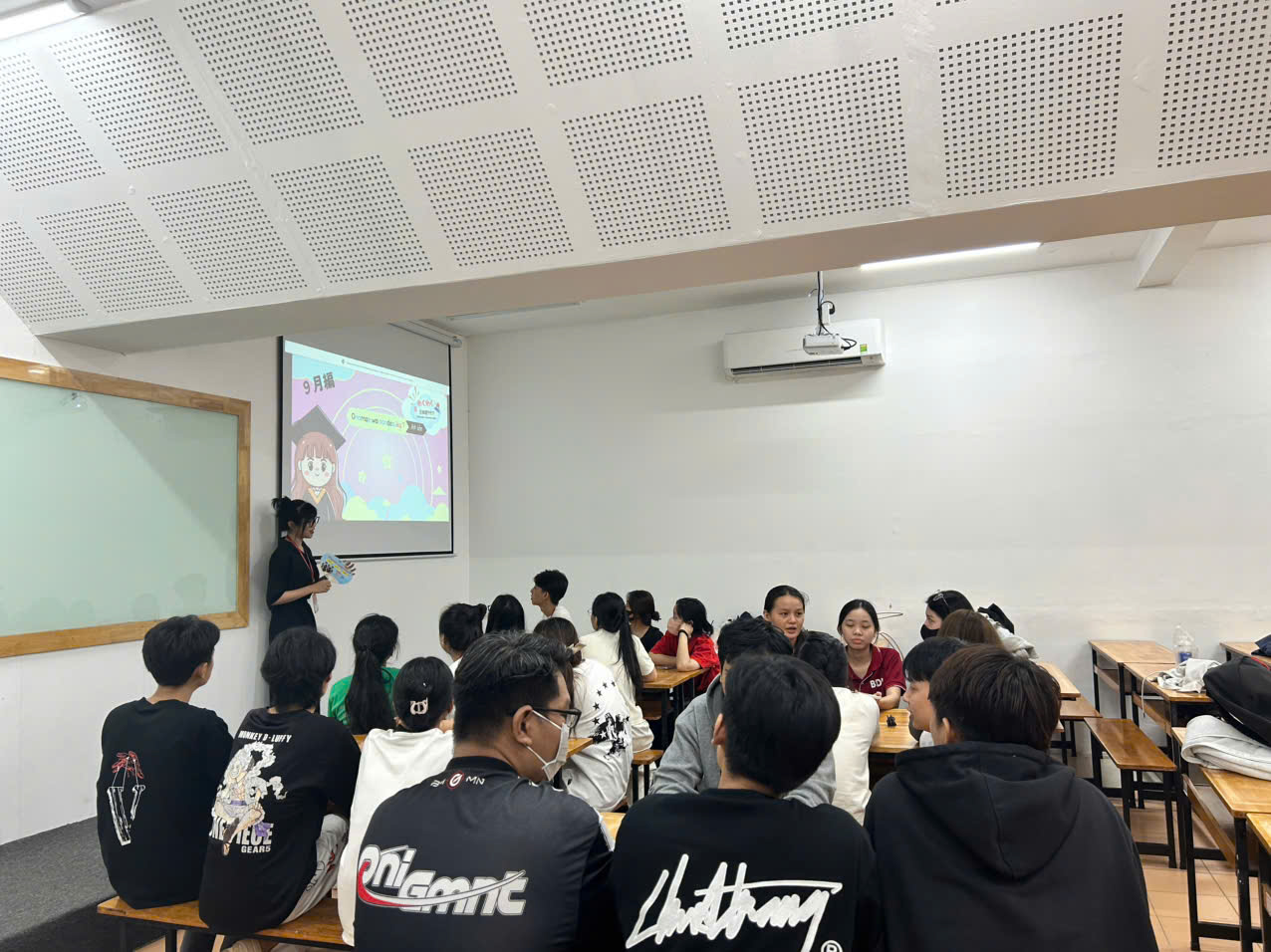 Sinh hoạt CLB Tiếng Nhật tháng 9 chủ đề わくわく！はじめまして！